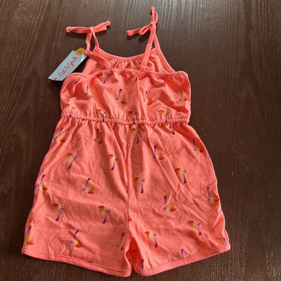 Girls Cat and Jack Shorts Romper - Picture 3 of 4